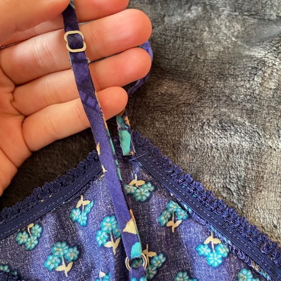 Blue tank top - Picture 4 of 6